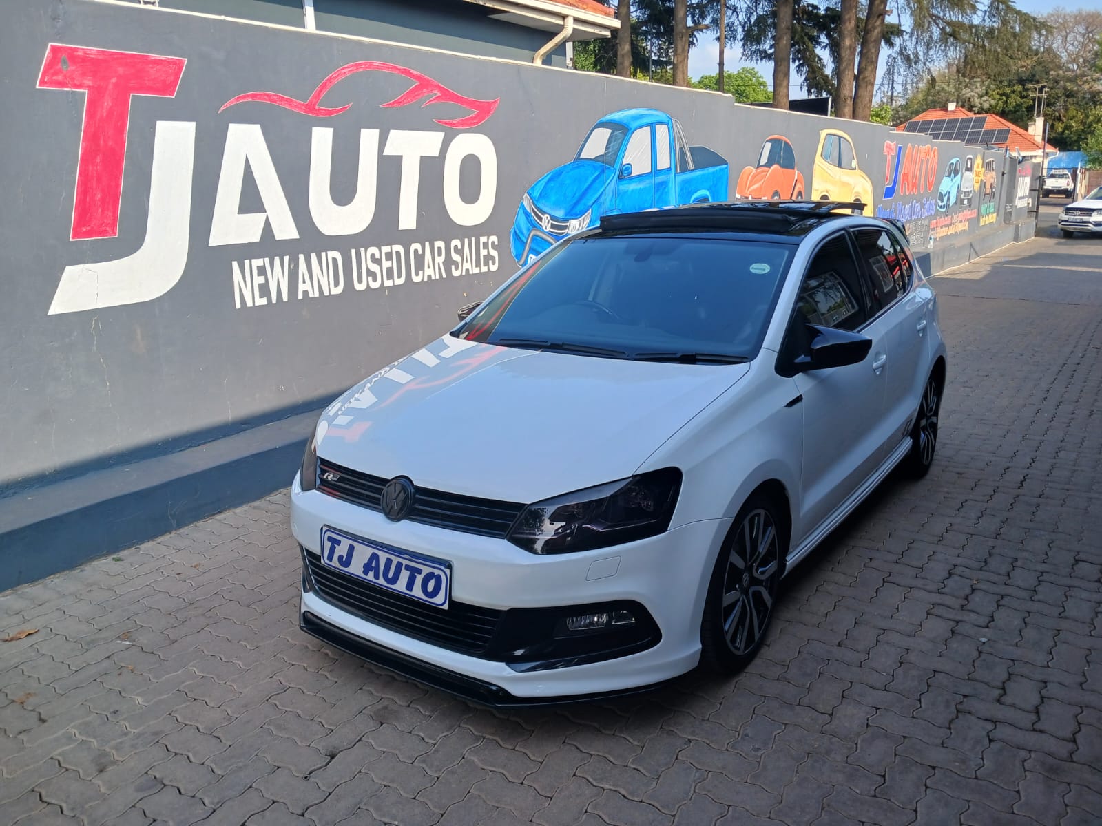 Read more about the article 2017 Volkswagen Polo Hatch 1.0TSI R-Line Auto