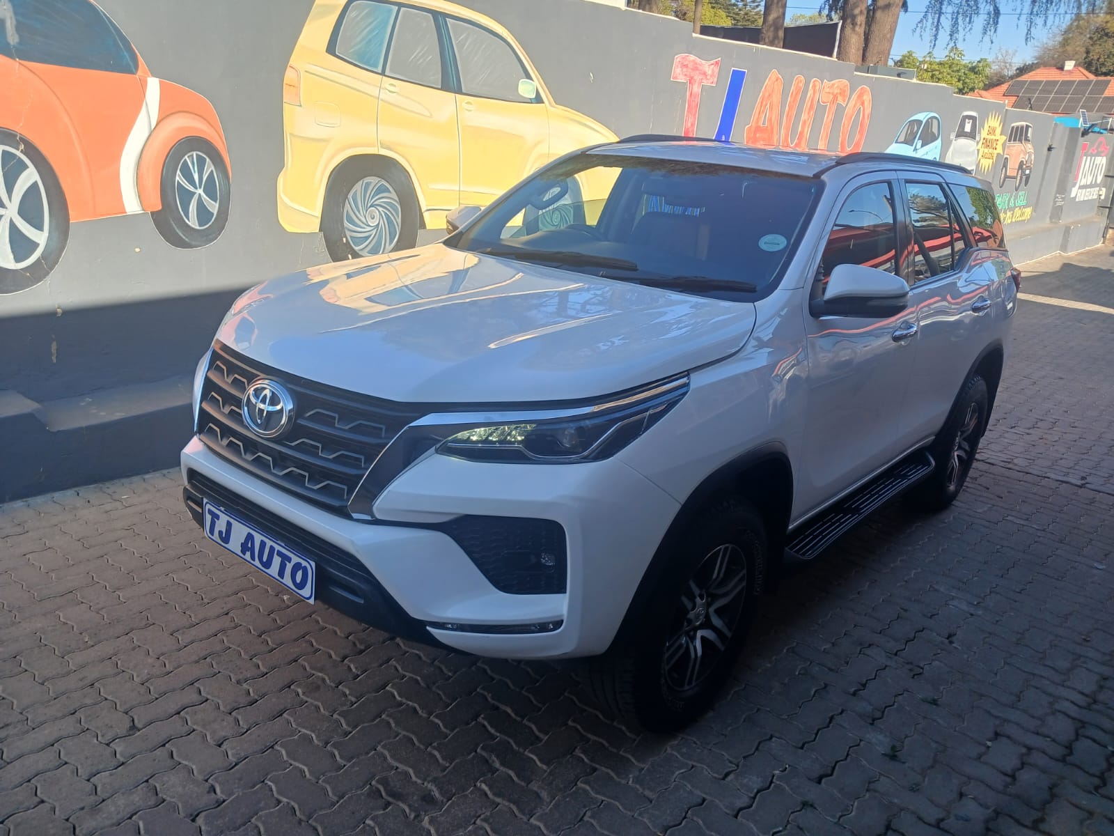 Read more about the article 2019 Toyota Fortuner 2.4 GD-6 Raised Body Auto