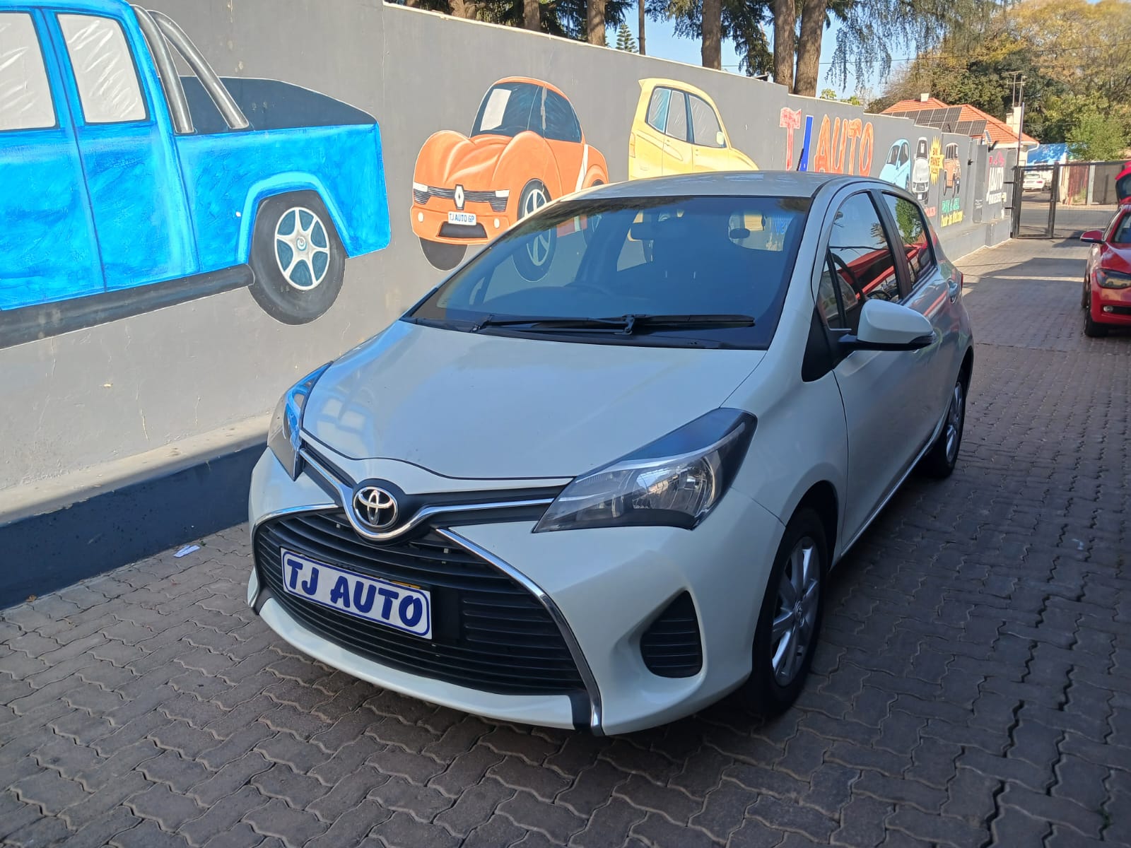 Read more about the article 2015 Toyota Yaris 1.5 Pulse 5-dr