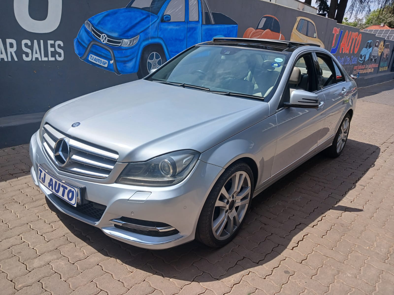 Read more about the article 2012 Mercedes-Benz C-Class C 350 CDI BE Avantgarde Auto