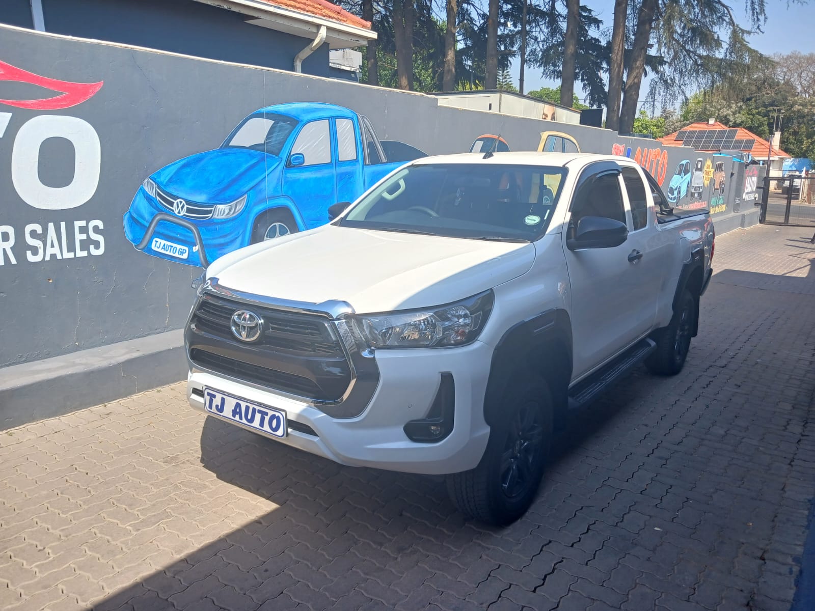 Read more about the article 2023 Toyota Hilux 2.4GD-6 Xtra Cab Raider