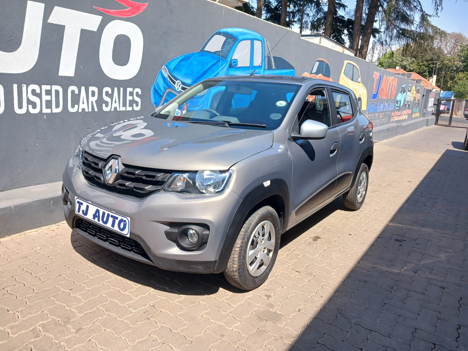 Read more about the article 2017 Renault Kwid 1.0 Dynamique