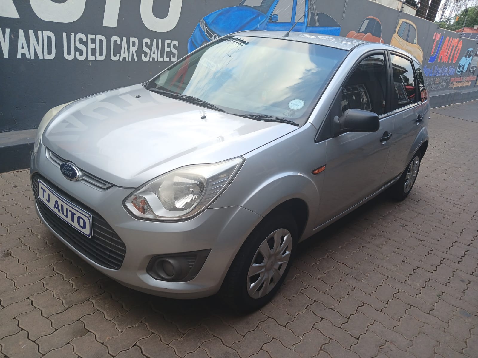 Read more about the article 2014 FORD FIGO 1,4 AMBIENTE