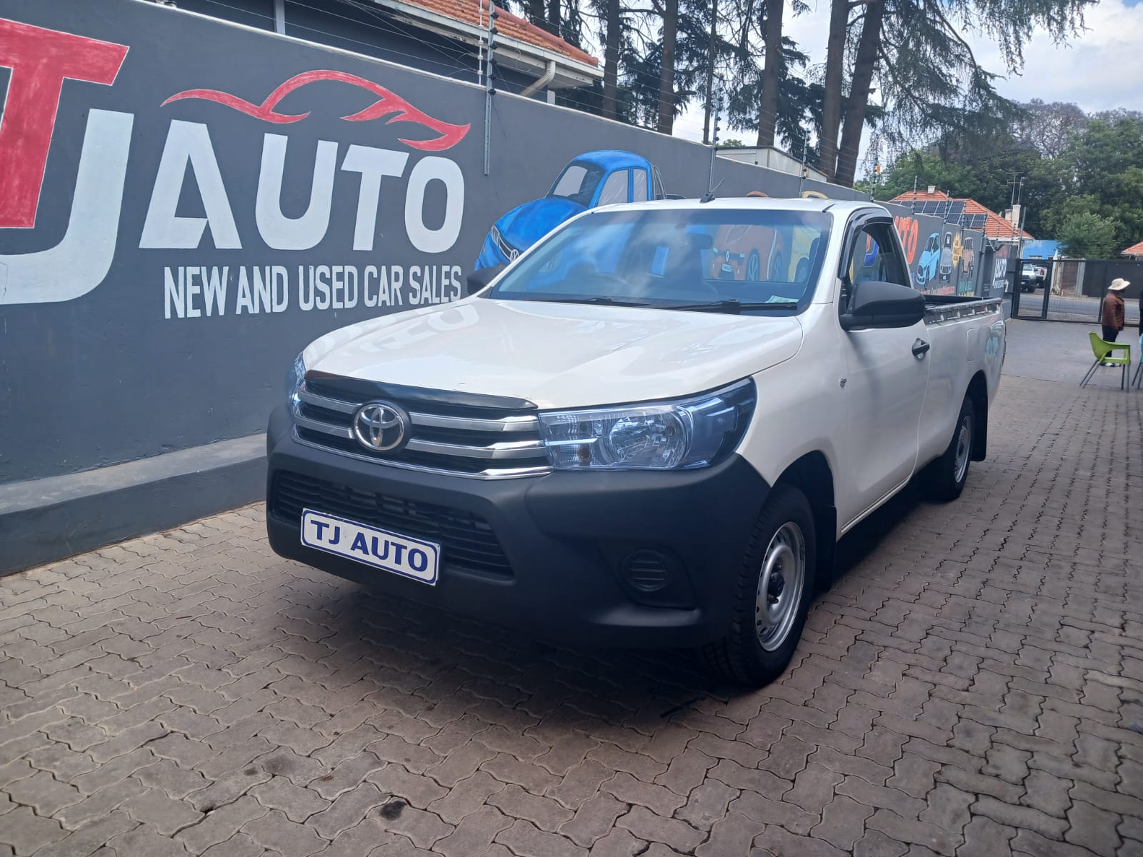 Read more about the article 2017Toyota Hilux 2.4GD (Aircon)