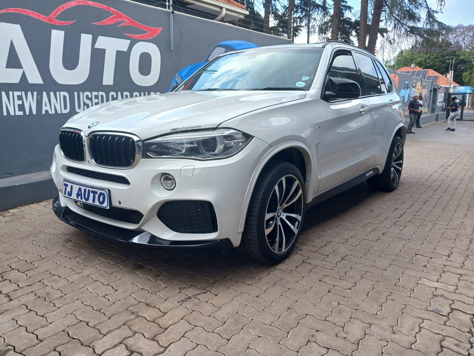 Read more about the article 2014 BMW X5 xDrive30d M Sport