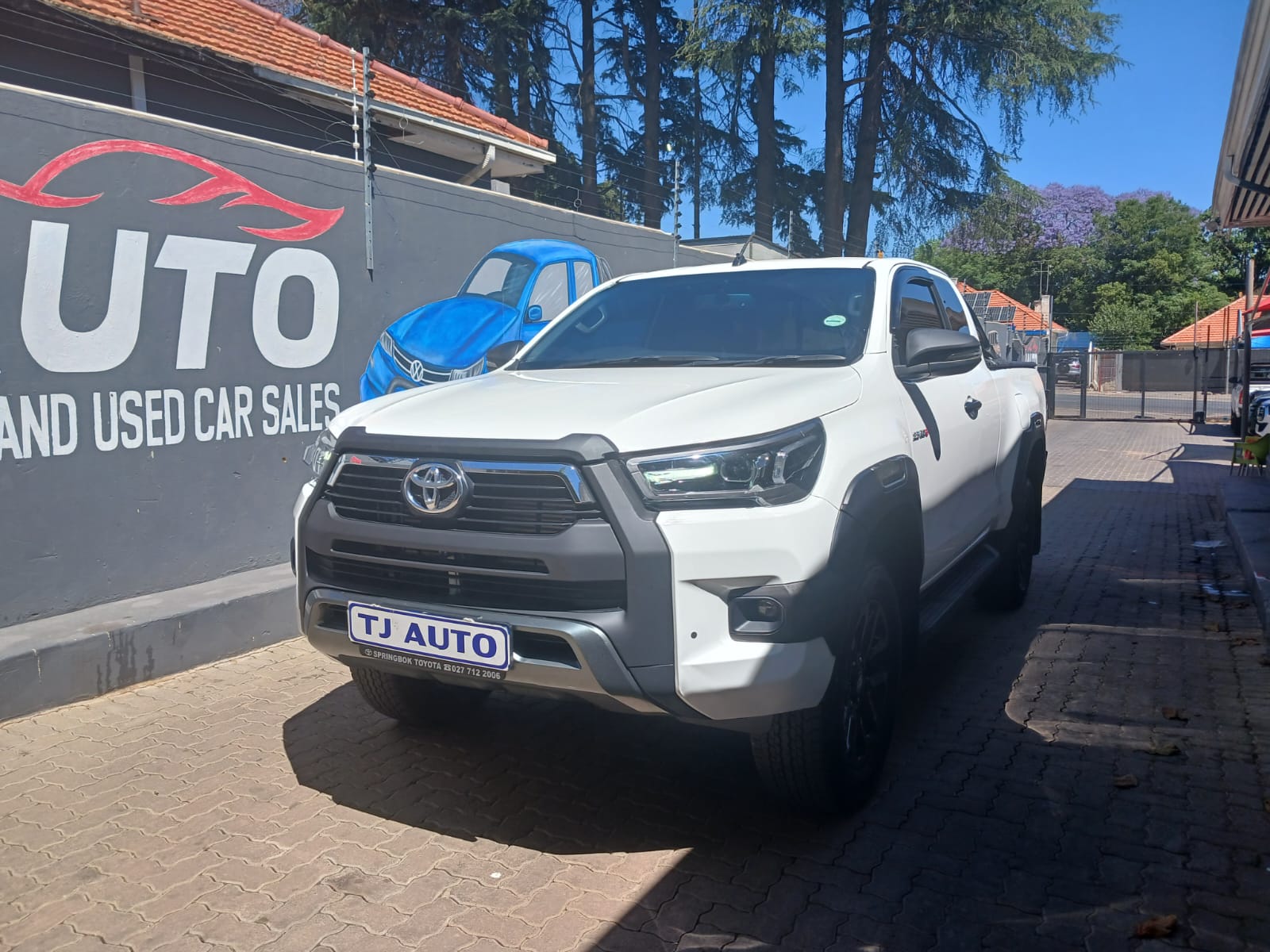 Read more about the article 2021 Toyota Hilux 2.8 GD-6 Raised Body Legend Auto Extended Cab