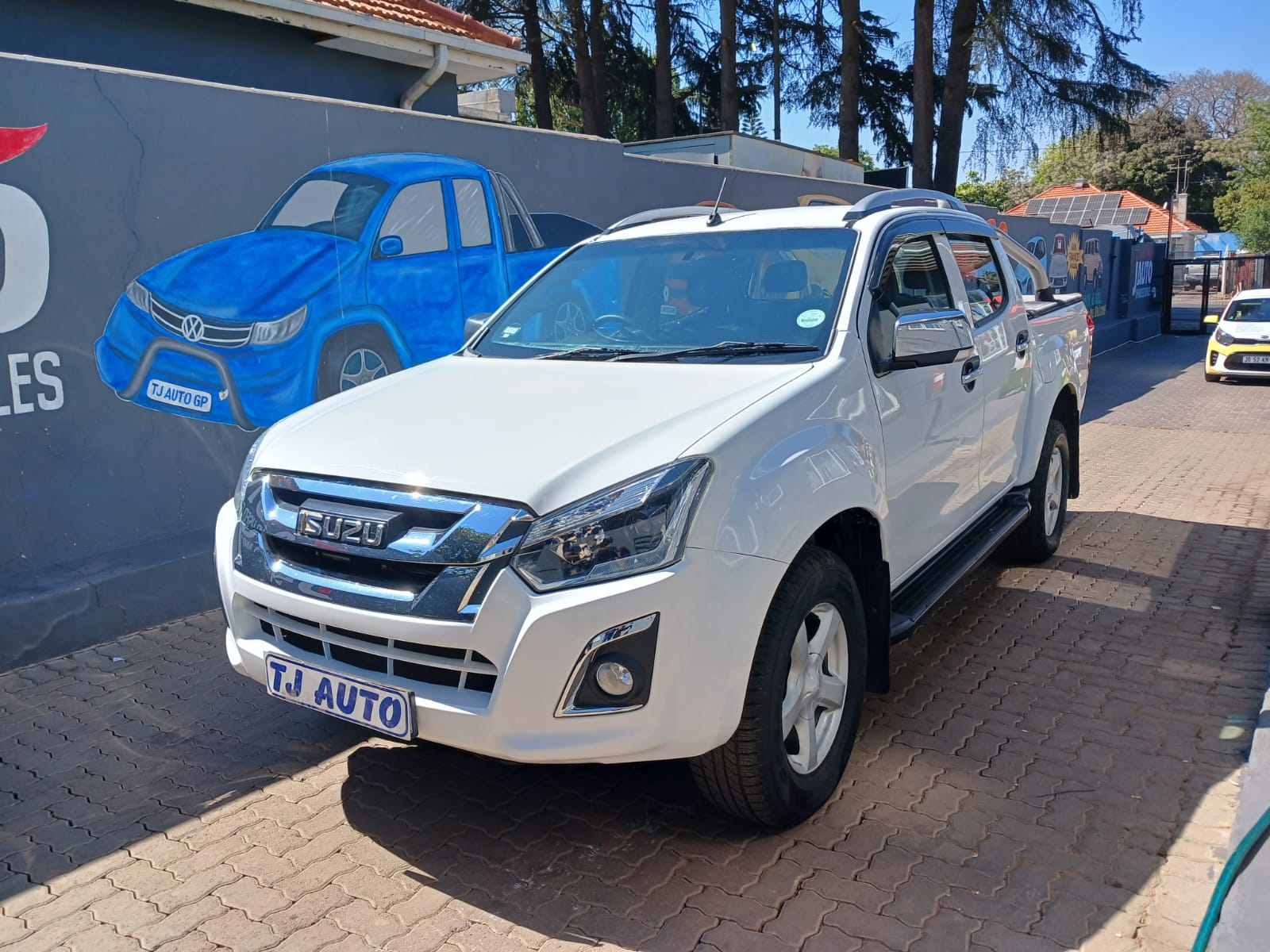 Read more about the article 2015 Isuzu KB 300 D-Teq LX Double-Cab