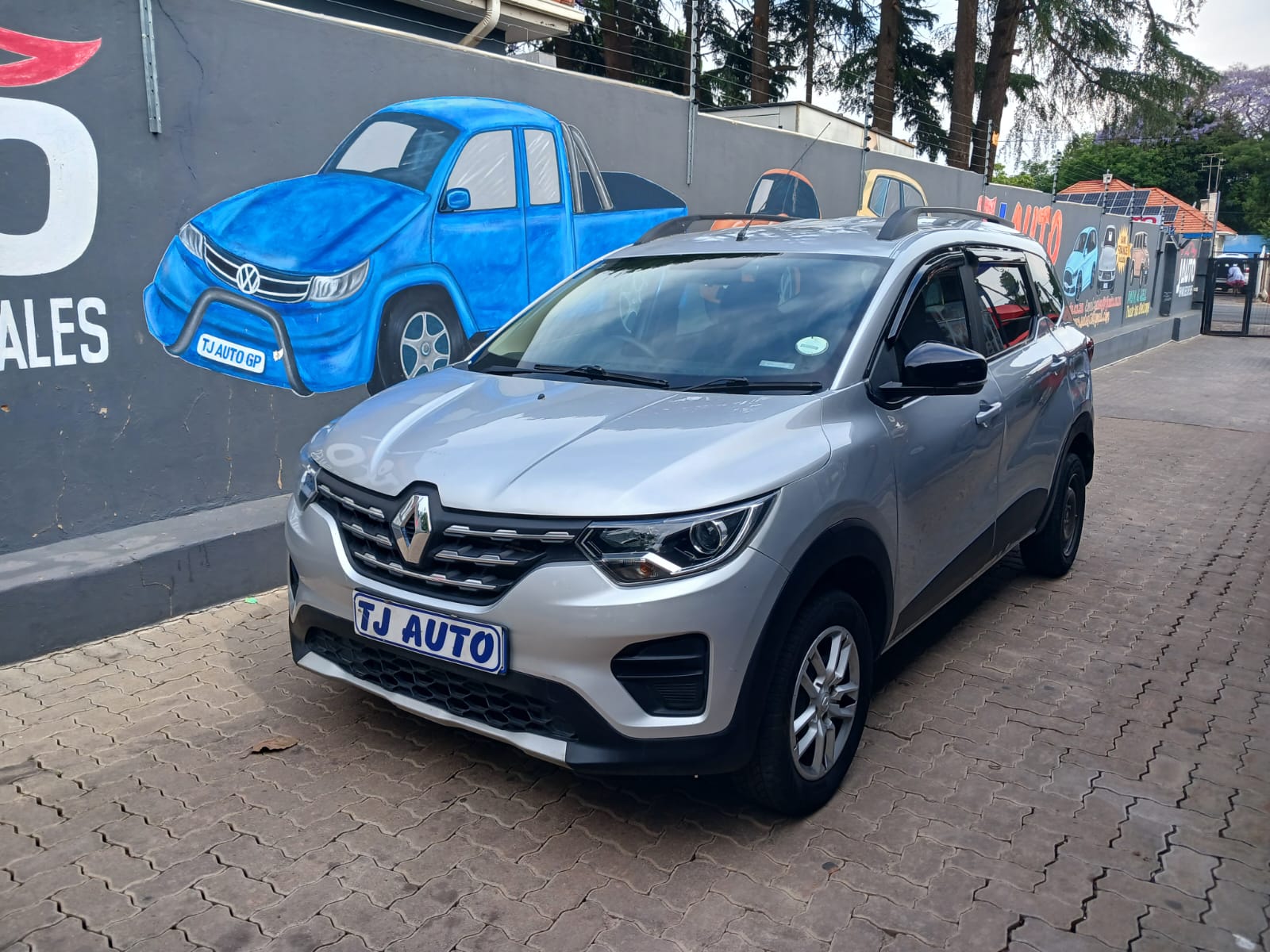 Read more about the article 2023 Renault Triber 1.0 Dynamique