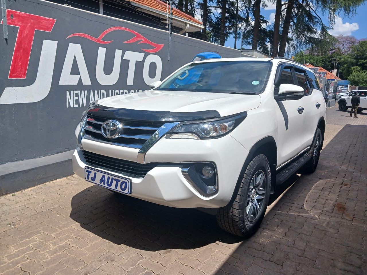 Read more about the article 2019 Toyota Fortuner 2.4 GD-6 Raised Body Auto