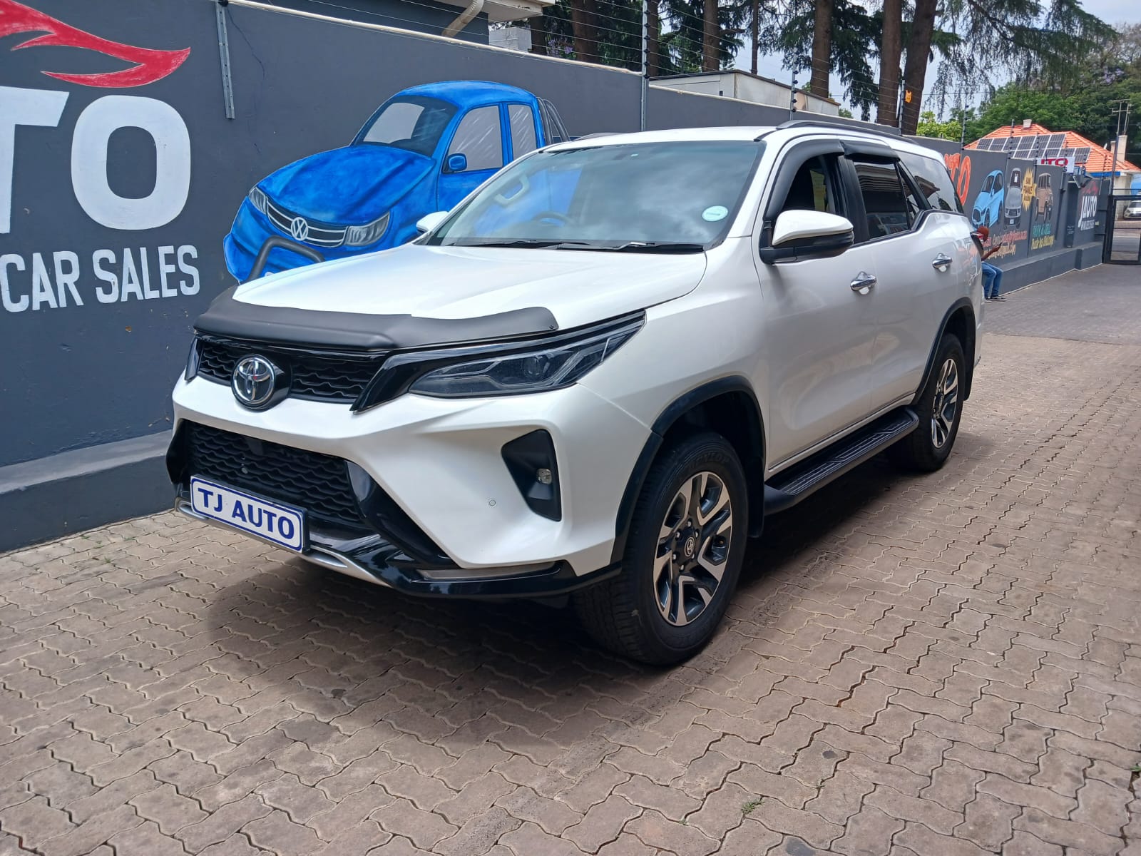 Read more about the article 2023 Toyota Fortuner 2.4 GD-6 Raised Body