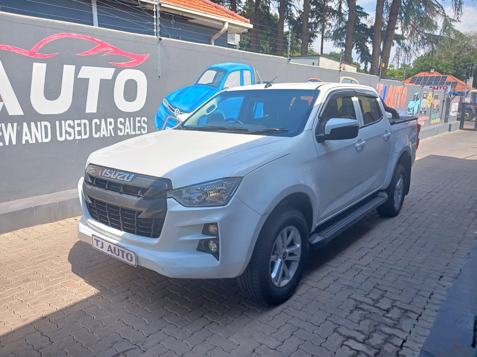 Read more about the article 2023 Isuzu D-Max 1.9 DDI HR X-Rider 4×4 Auto Double-Cab