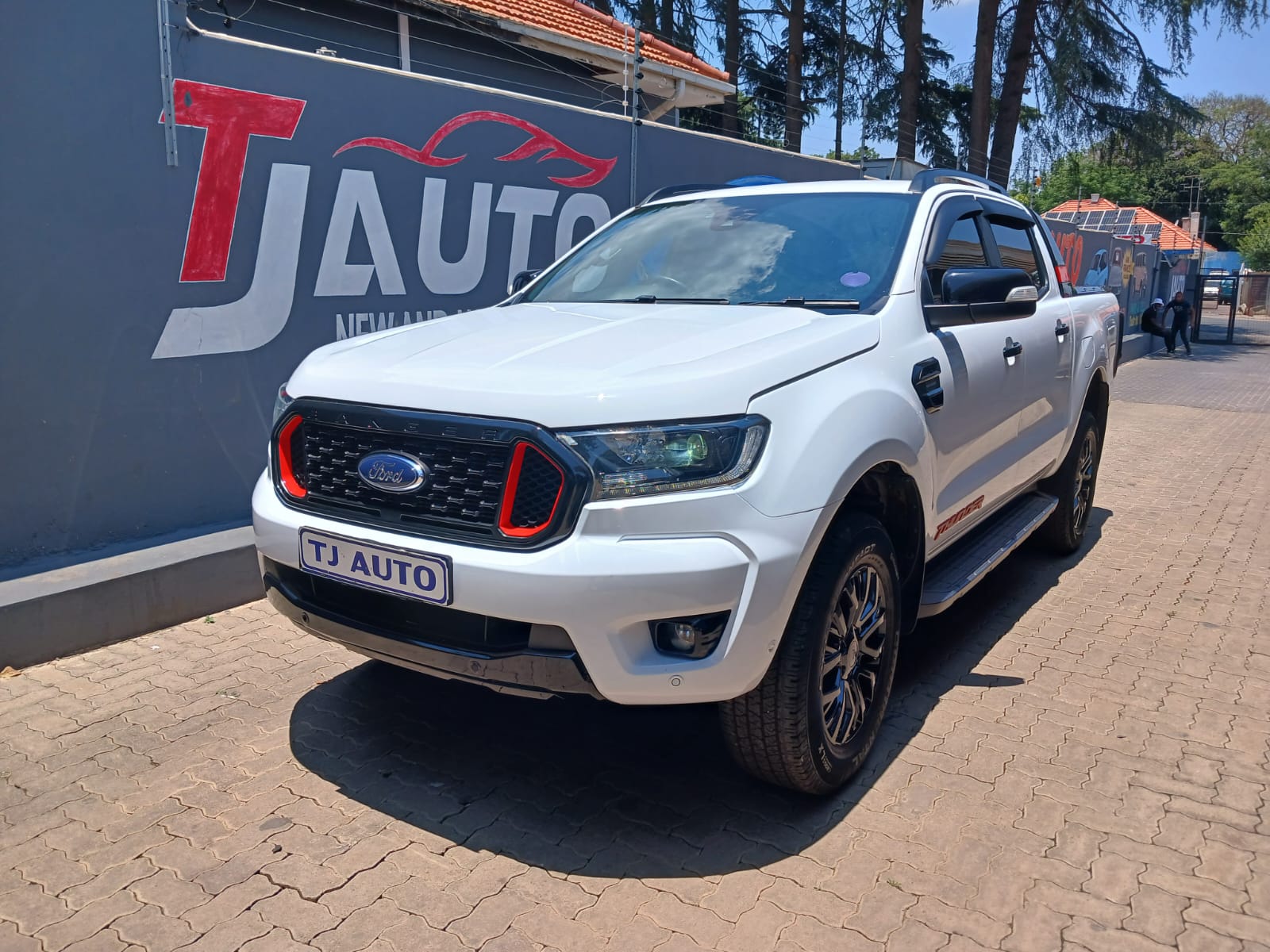 Read more about the article 2022 Ford Ranger 2.0D Bi-Turbo Thunder Auto Double-Cab