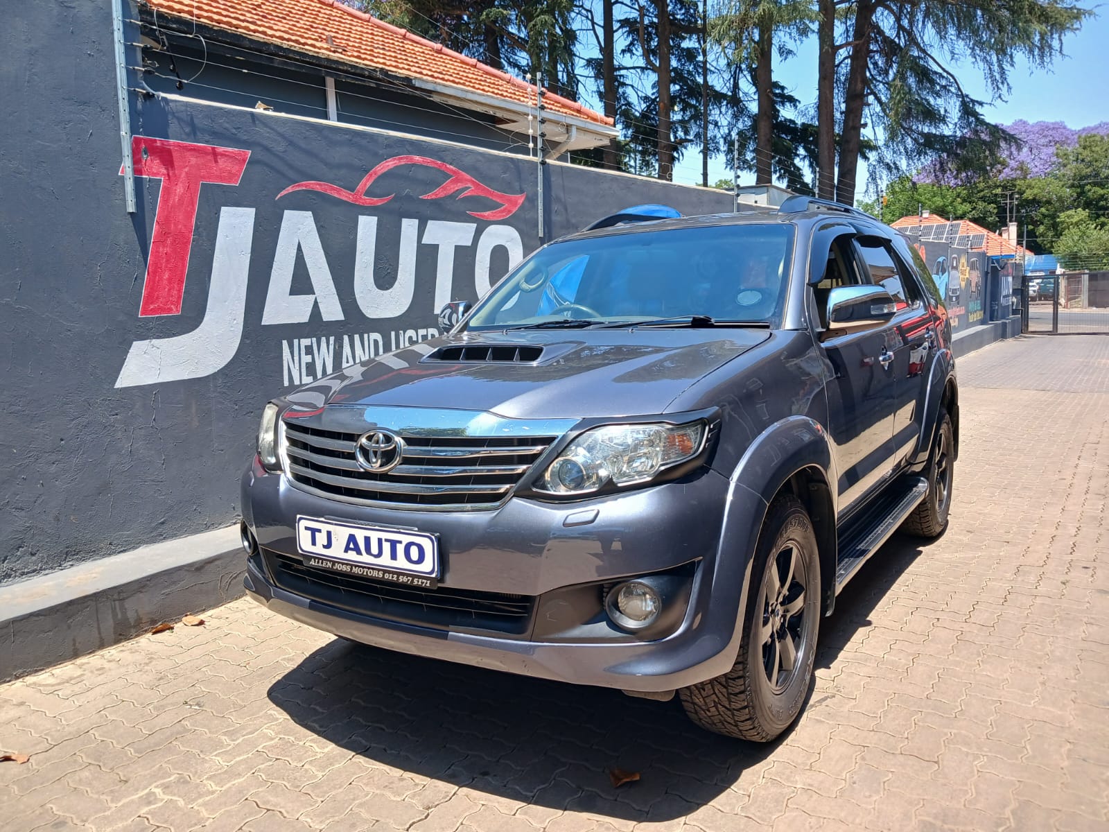 Read more about the article 2010 Toyota Fortuner 3.0 D-4D Raised Body Auto