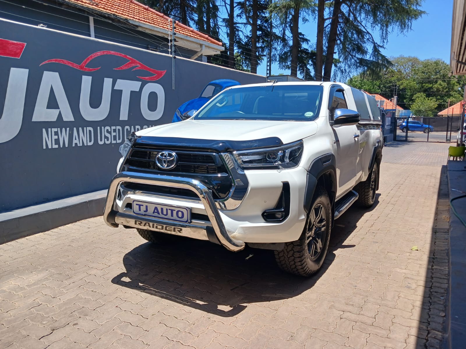 Read more about the article 2022 Toyota Hilux 2.8 GD-6 Raised Body Raider Auto Single-Cab