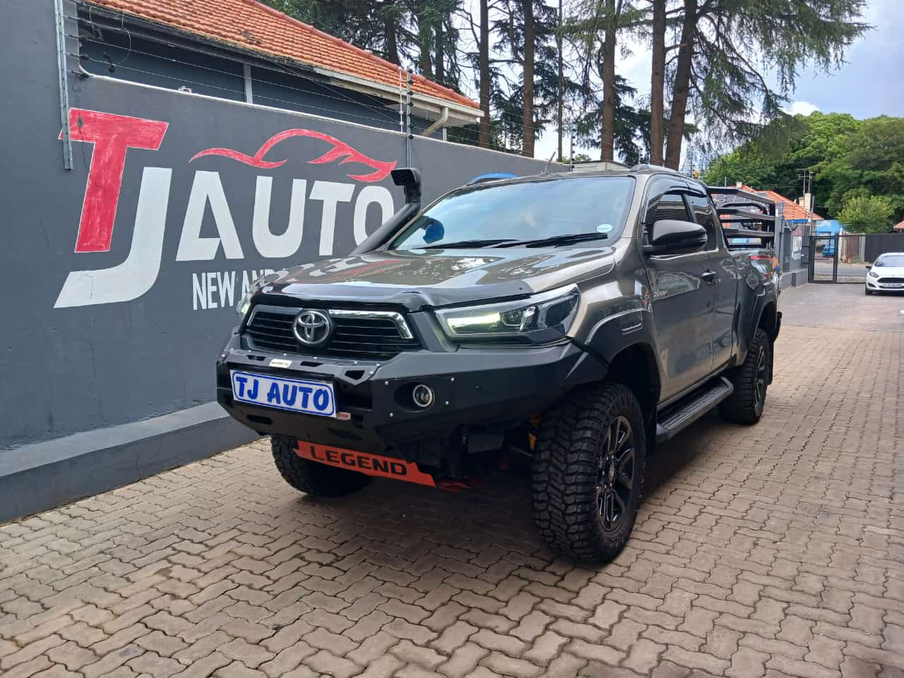 Read more about the article 2023 TOYOTA HILUX 2.8 GD-6 EXTRA CAB LEGEND 4X4