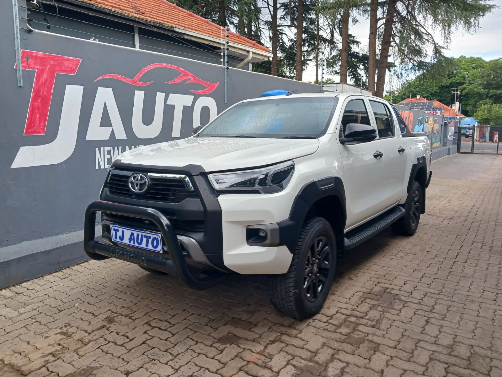 Read more about the article 2024 TOYOTA HILUX 2.8 DOUBLE CAB LEGEND 4X4