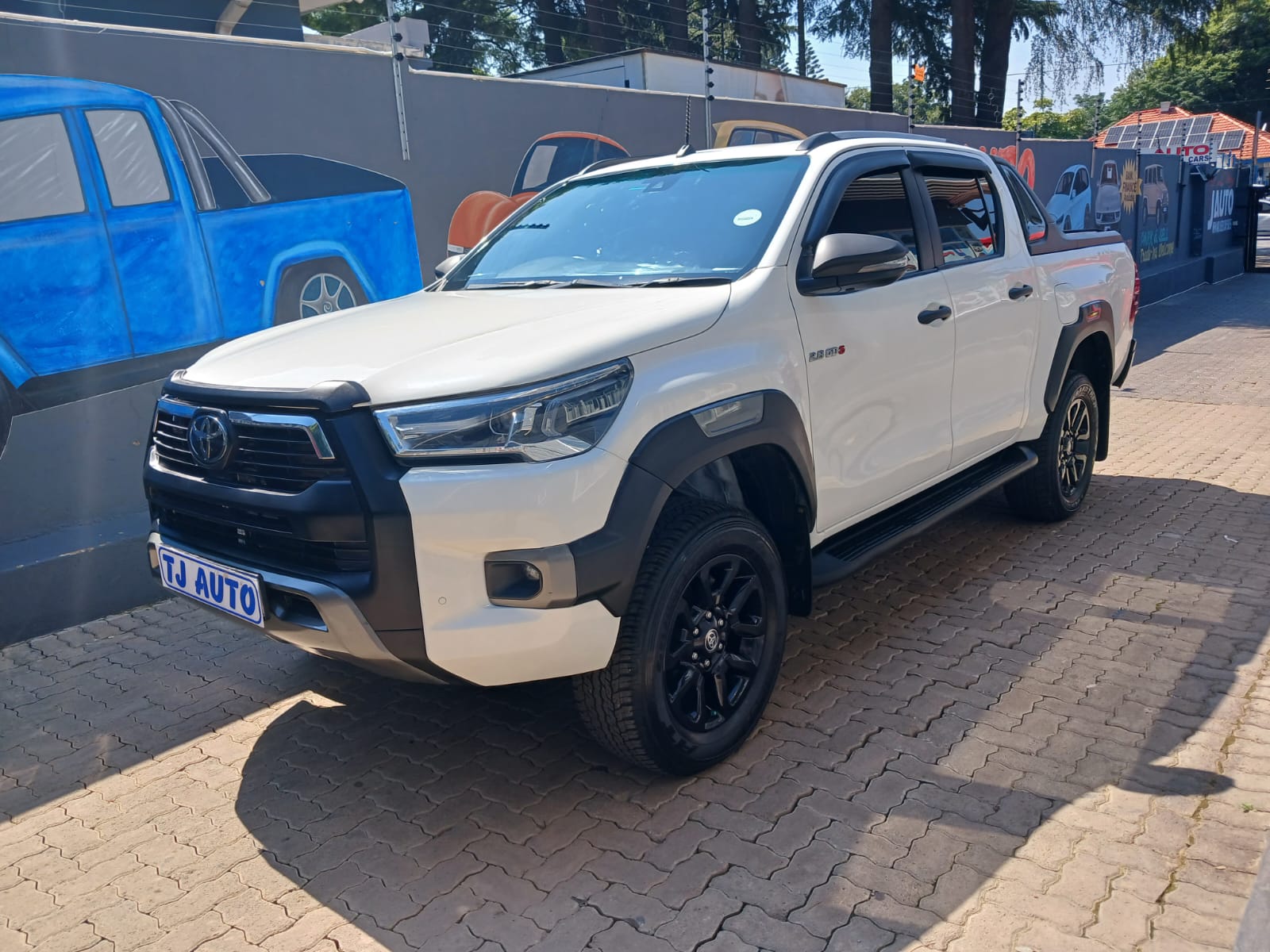 Read more about the article 2023 TOYOTA HILUX 2.8GD-6 DOUBLE CAB 4×4 LEGEND RS AUTO
