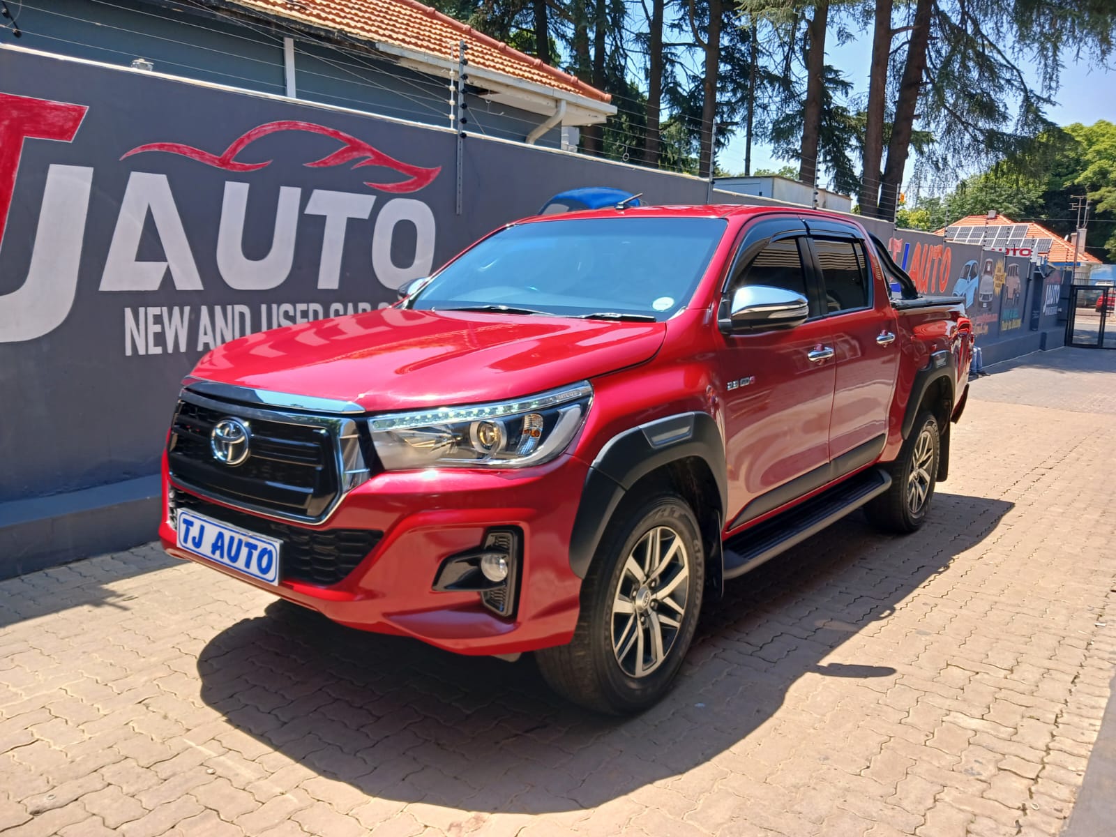 Read more about the article 2018 TOYOTA HILUX 2.8GD-6 DOUBLE CAB RAIDER AUTO