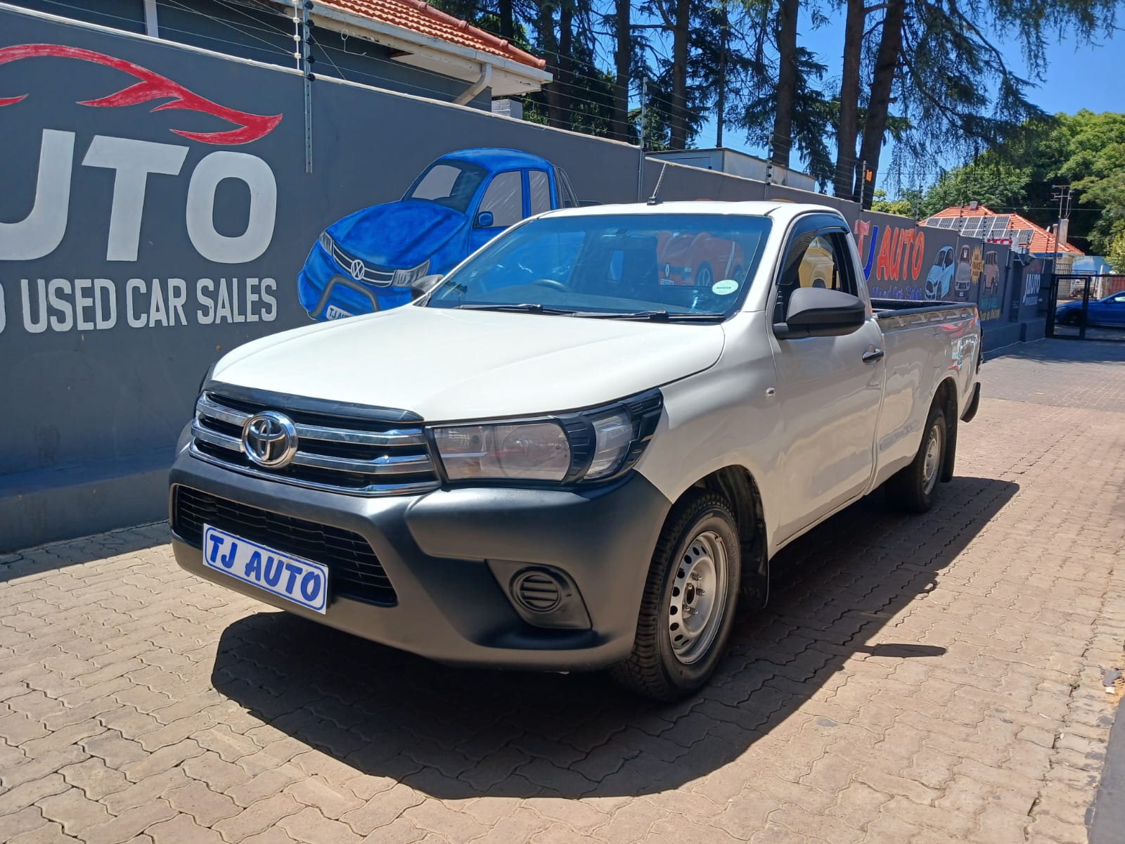 Read more about the article 2017 TOYOTA HILUX 2.4GD SINGLE CAB 4X2