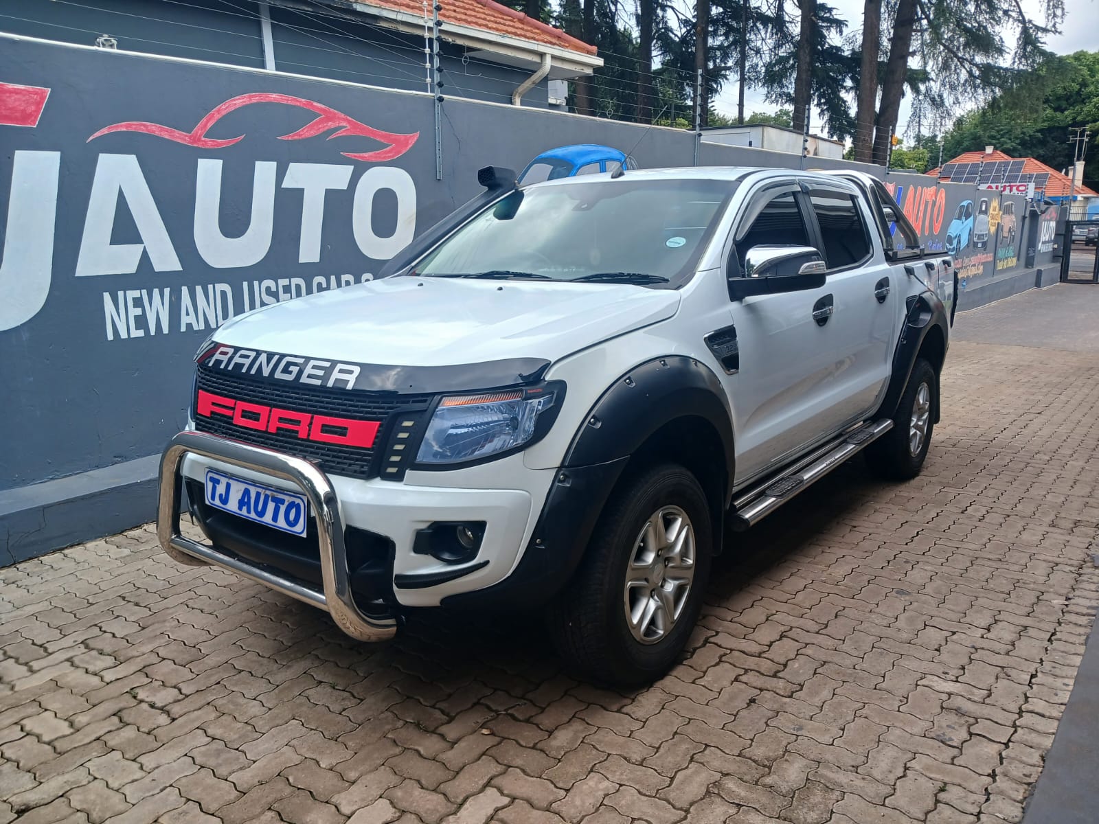 Read more about the article 2013 FORD RANGER 3.2TDCi DOUBLE CAB 4×4 XLT AUTO