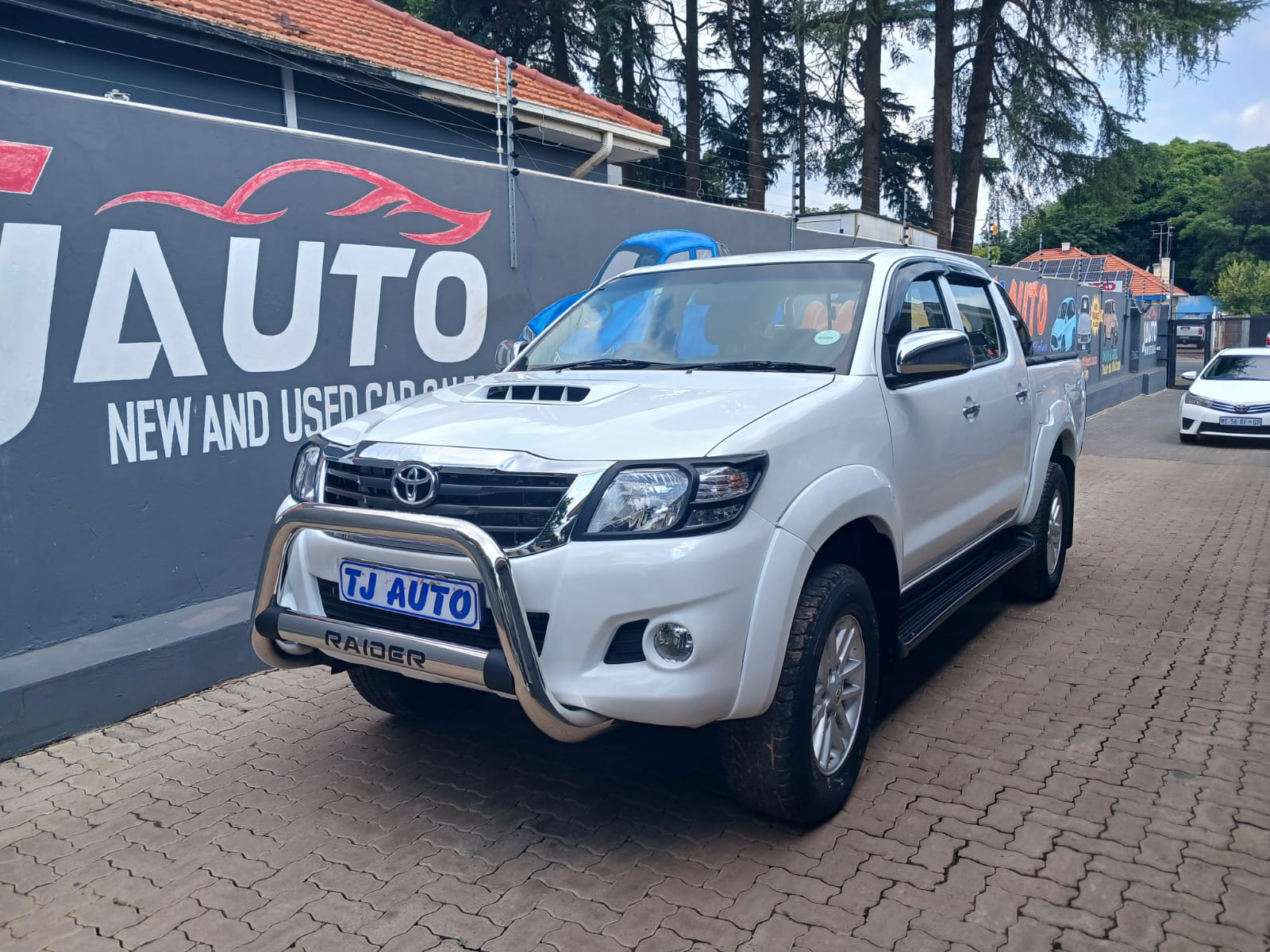Read more about the article 2010 TOYOTA HILUX 2.5D-4D DOUBLE CAB RAIDER LEGEND 45
