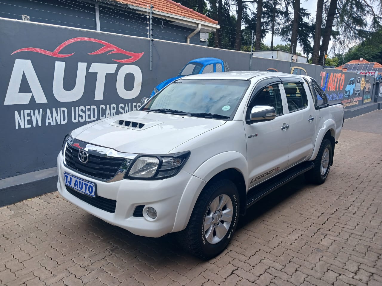 Read more about the article 2013 TOYOTA HILUX 3.0D-4D DOUBLE CAB RAIDER