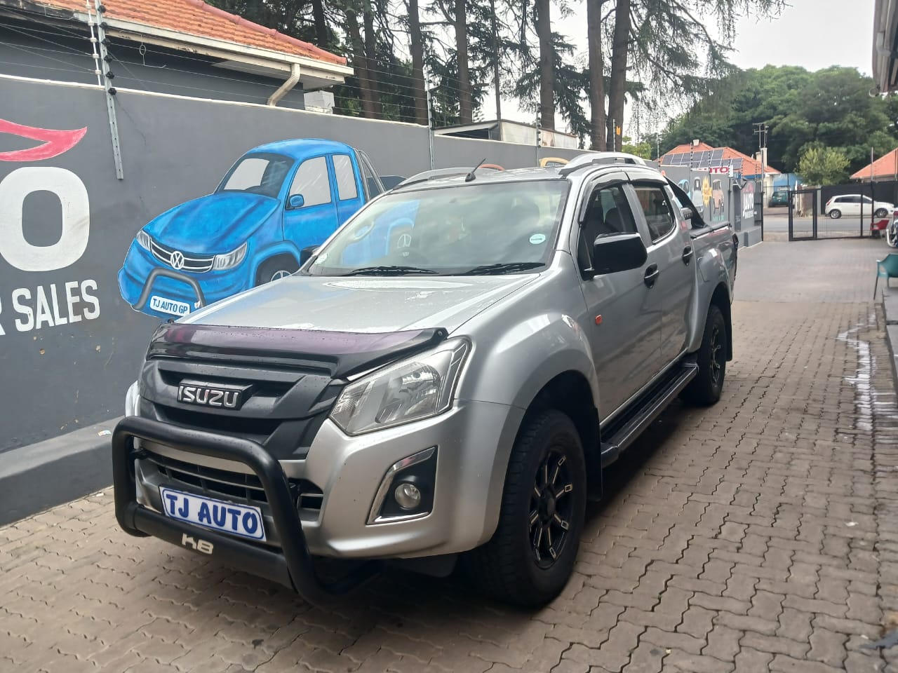 Read more about the article 2016 ISUZU KB 250D-Teq DOUBLE CAB HI-RIDER