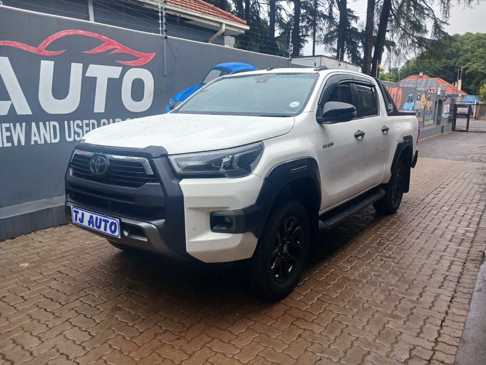 Read more about the article 2022 TOYOTA HILUX 2.8GD-6 DOUBLE CAB 4×4 LEGEND RS AUTO