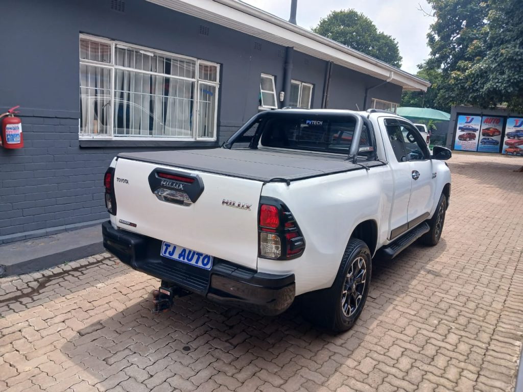 2022 TOYOTA HILUX 2.8GD-6 Xtra CAB LEGEND 50 AUTO | TJ Auto Used Cars