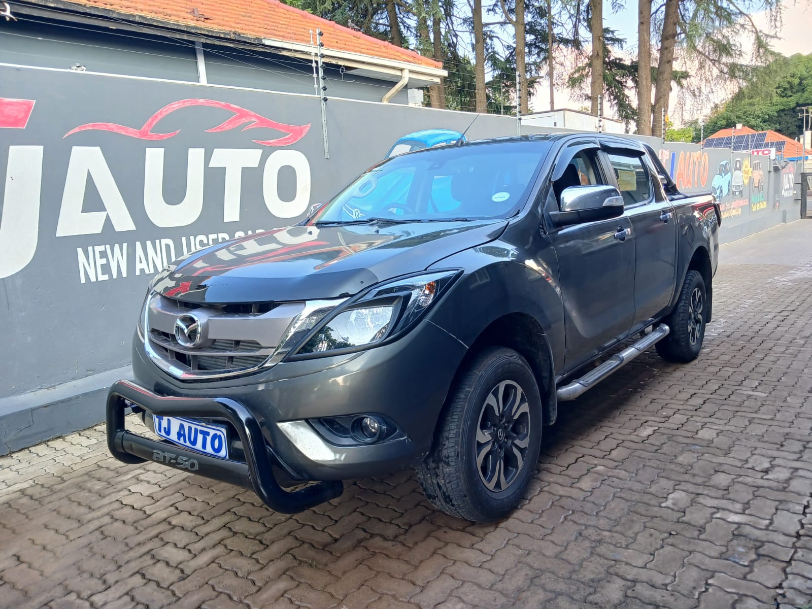 Read more about the article 2017 MAZDA BT-50 2.2 DOUBLE CAB SLE AUTO