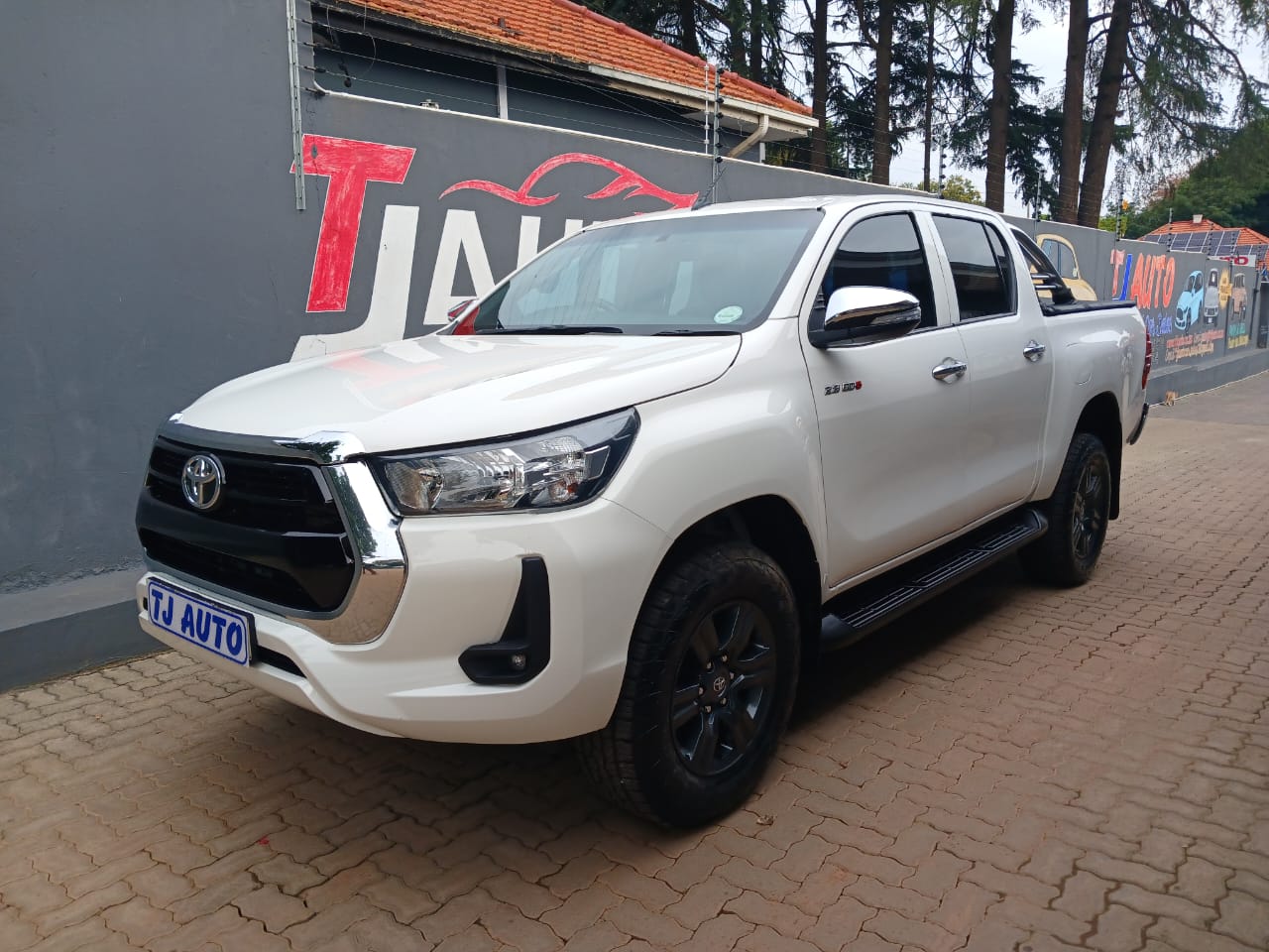 Read more about the article 2017 TOYOTA HILUX 2.8GD-6 DOUBLE CAB RAIDER