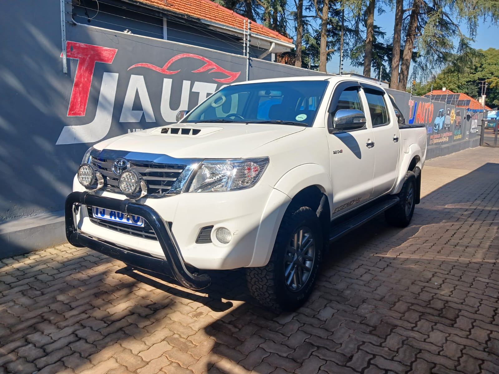 Read more about the article 2014 TOYOTA HILUX 3.0D-4D DOUBLE CAB RAIDER
