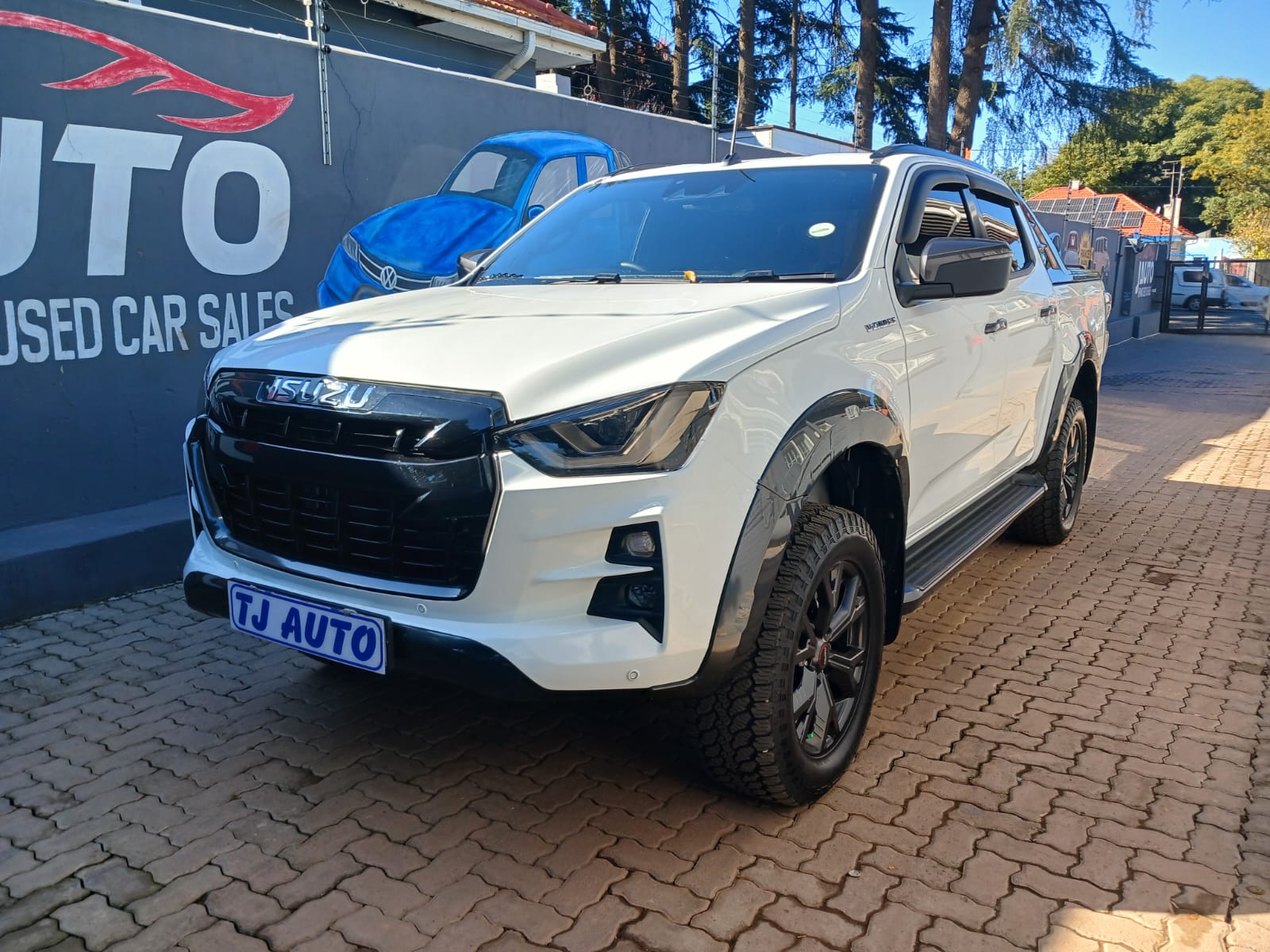 Read more about the article 2025 ISUZU D-MAX 3.0TD V-CROSS DOUBLE CAB