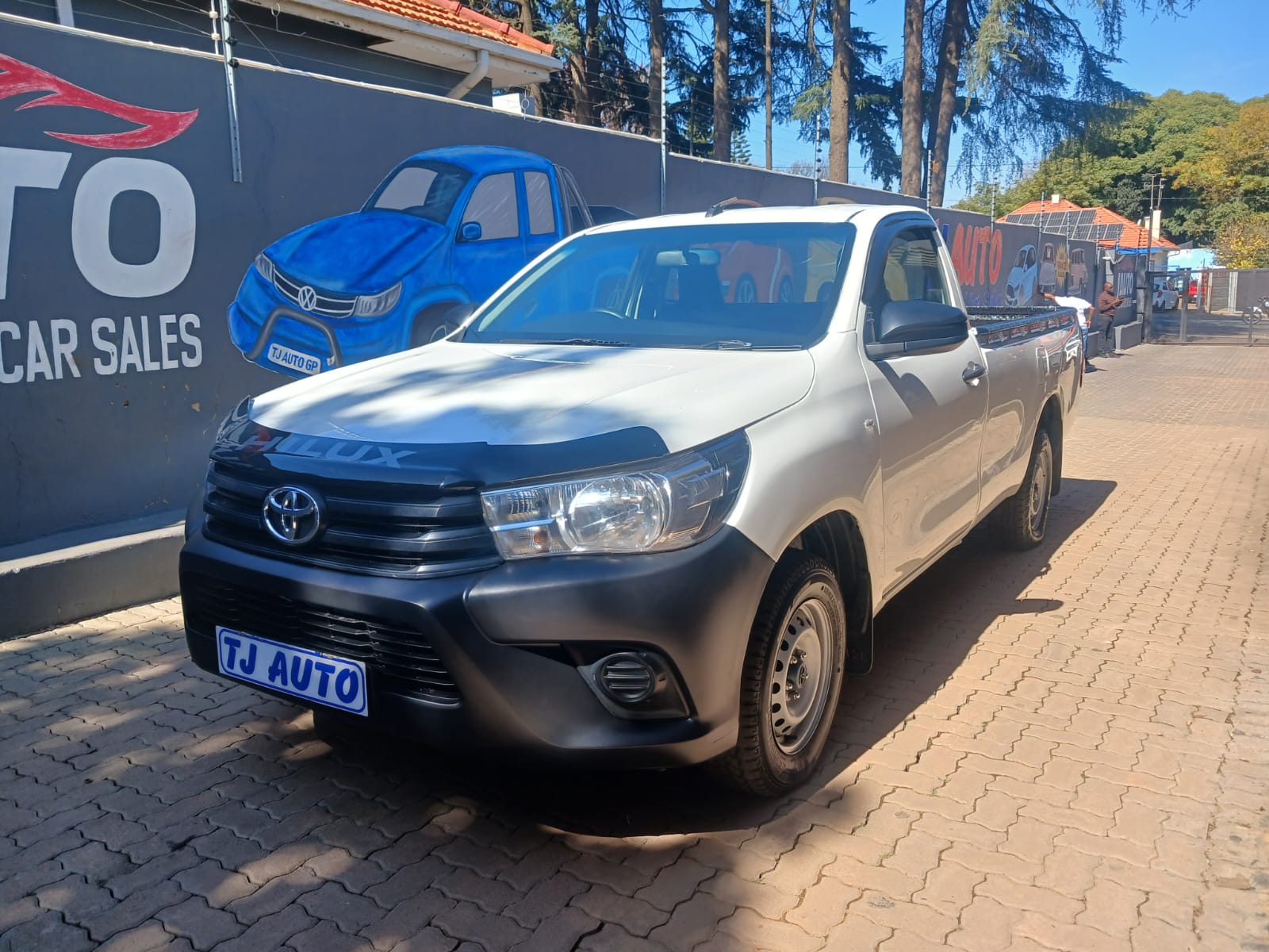 Read more about the article 2023 TOYOTA HILUX 2.4GD S (Aircon)