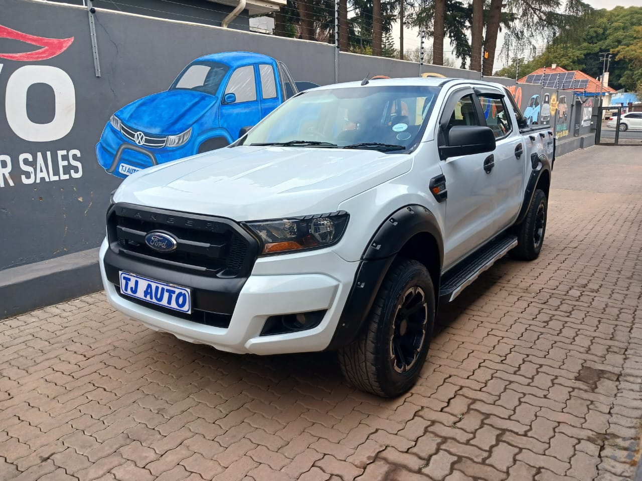 Read more about the article 2015 FORD RANGER 2.2TDCi DOUBLE CAB HI-RIDER XL