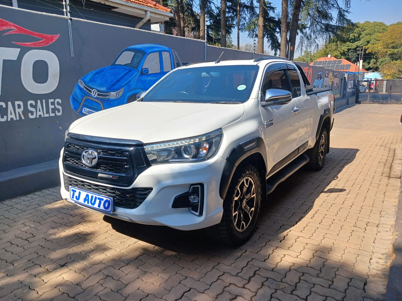 Read more about the article 2020 TOYOTA HILUX 2.8GD-6 Xtra CAB 4×4 LEGEND 50 AUTO