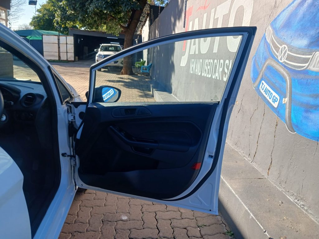 WhatsApp-Image-2025-05-30-at-15.39.03