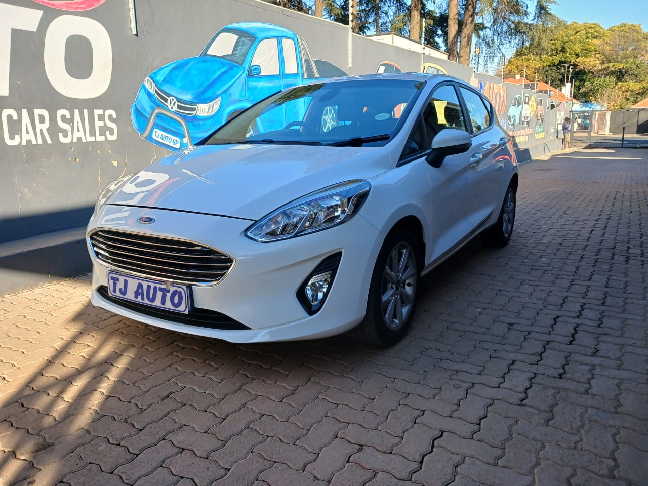 Read more about the article 2018 FORD FIESTA 5-Door 1.0T AMBIENTE AUTO