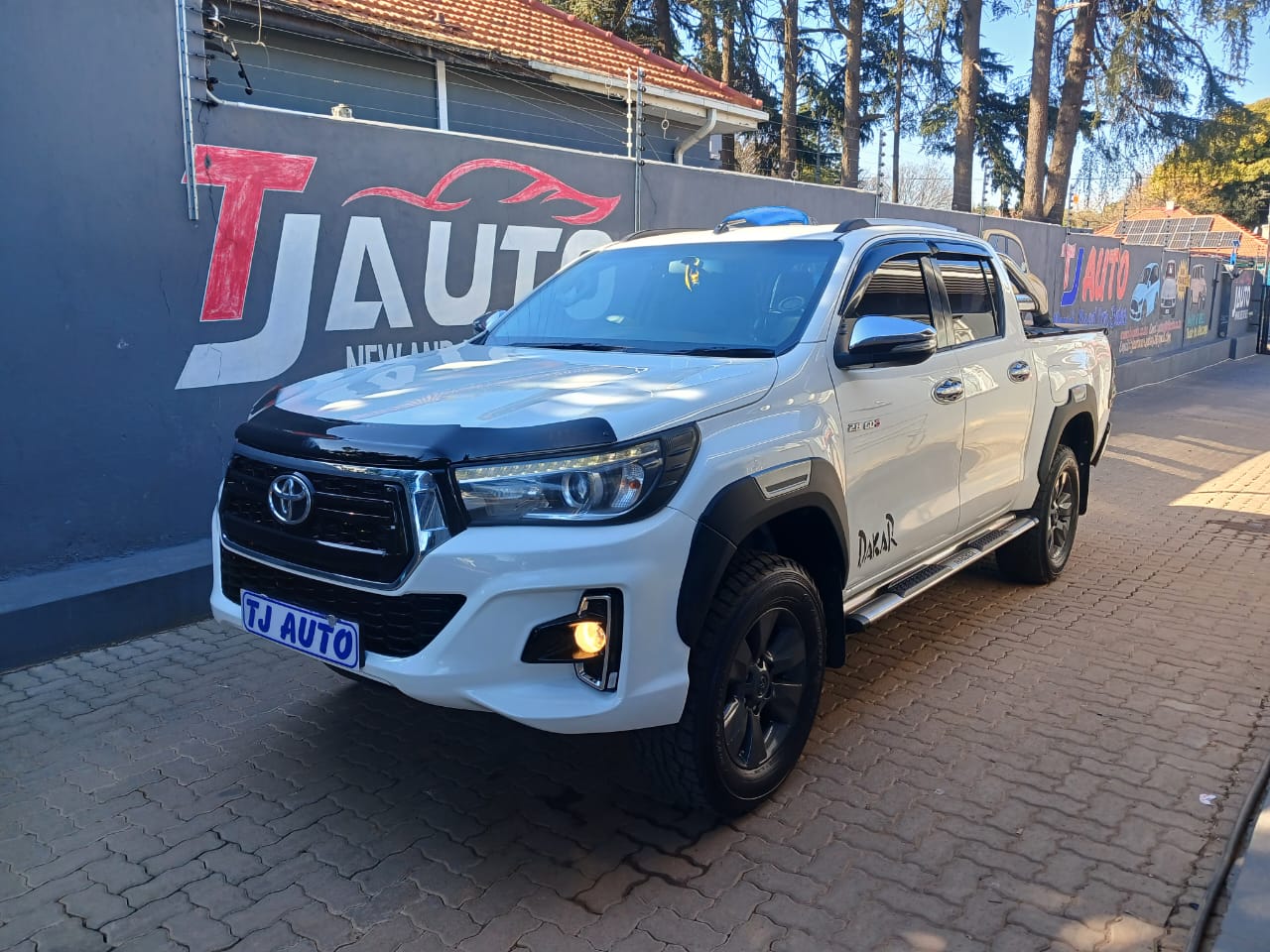 Read more about the article 2016 TOYOTA HILUX 2.8GD-6 DOUBLE CAB RAIDER AUTO