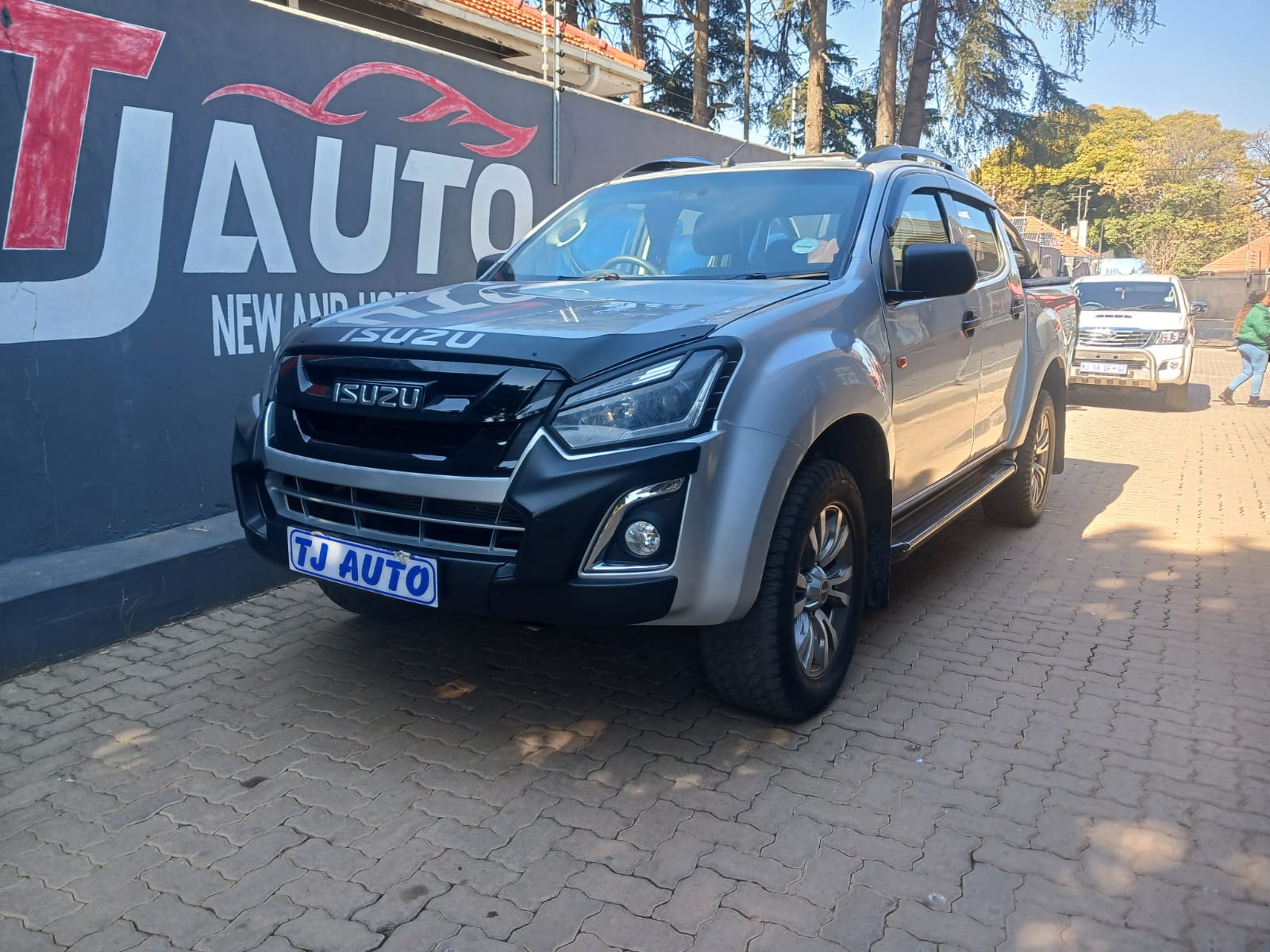 Read more about the article 2020 ISUZU D-Max 250 DOUBLE CAB HI-RIDE AUTO