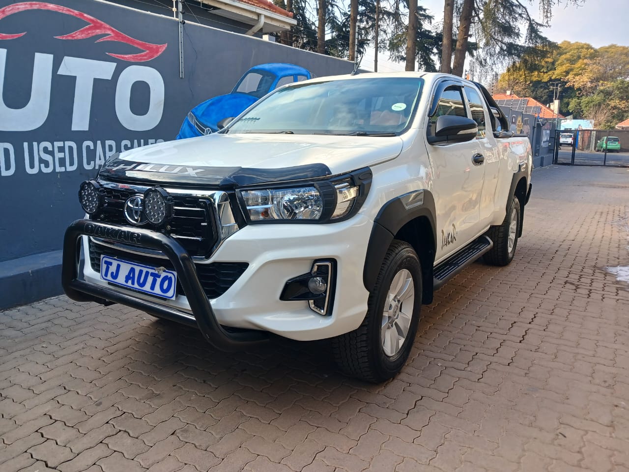 Read more about the article 2017 TOYOTA HILUX 2.4GD-6 Xtra CAB SRX
