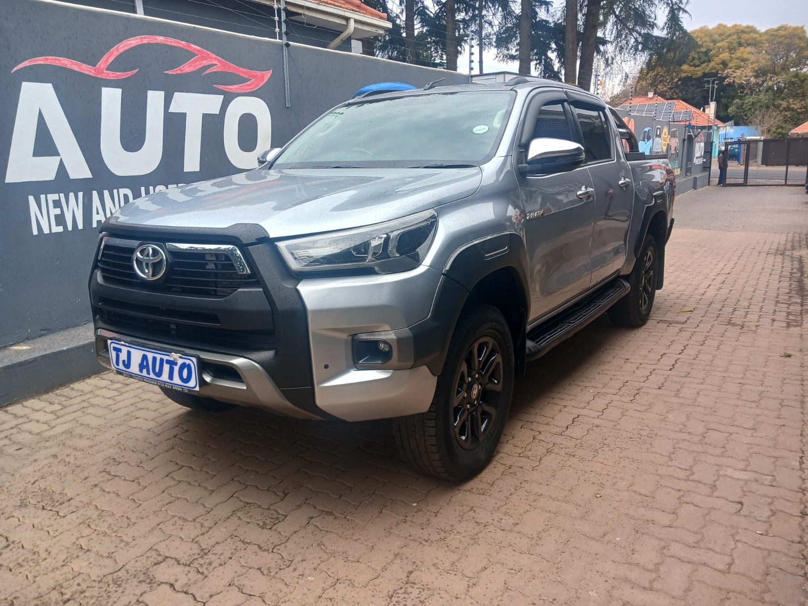 Read more about the article 2022 TOYOTA HILUX 2.8GD-6 DOUBLE CAB RAIDER AUTO