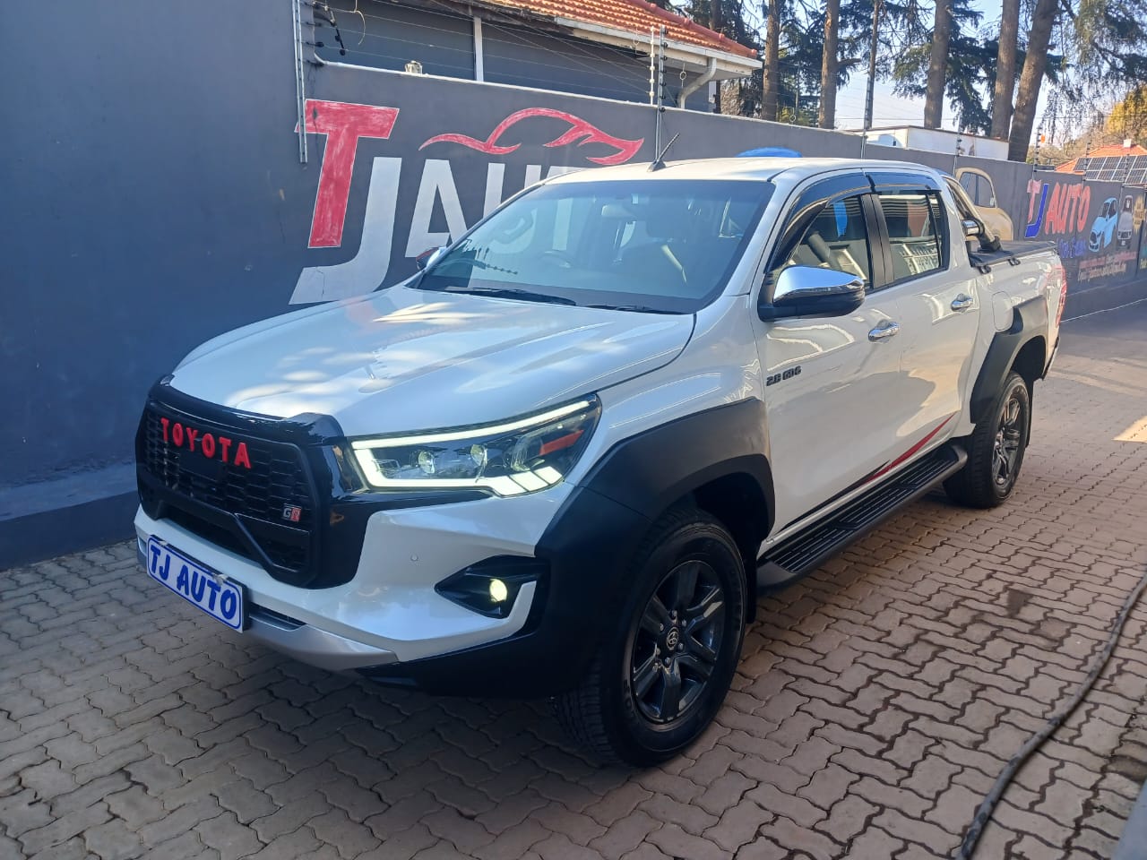 Read more about the article 2023 TOYOTA HILUX 2.8GD-6 DOUBLE CAB RAIDER AUTO
