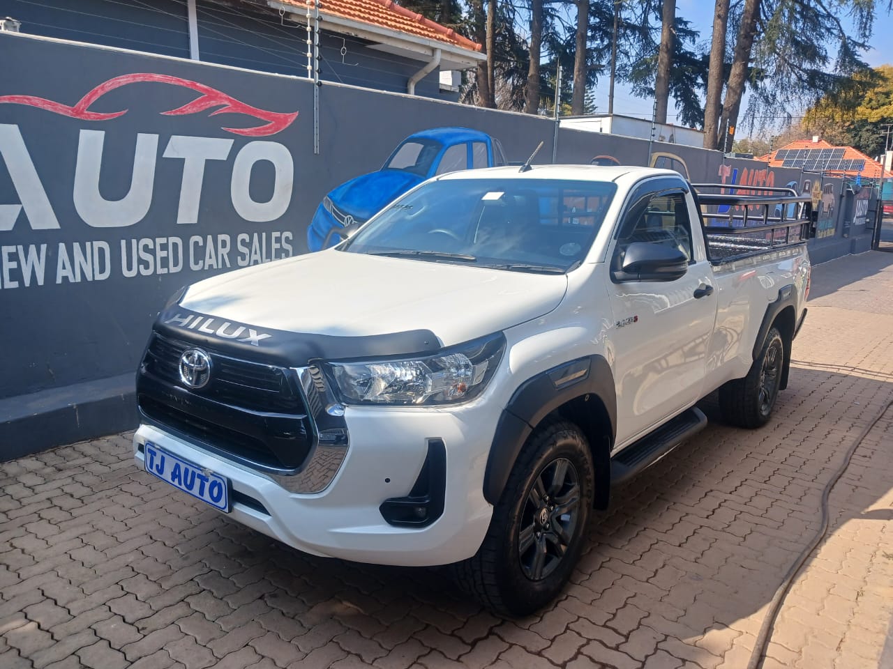 Read more about the article 2022 TOYOTA HILUX 2.4GD-6 4×4 RAIDER