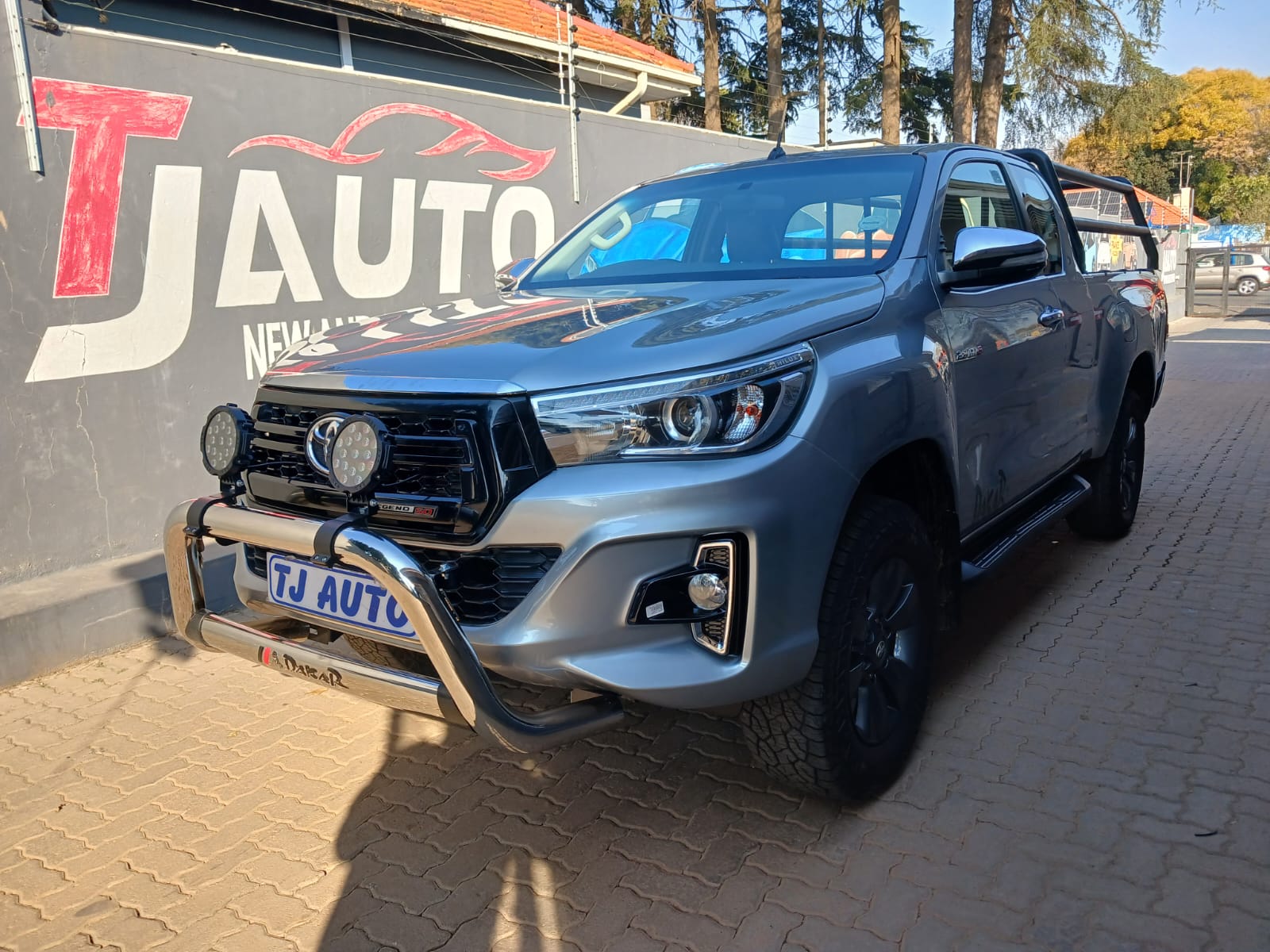 Read more about the article 2018 TOYOTA HILUX 2.8GD-6 Xtra CAB 4×4 RAIDER DAKAR