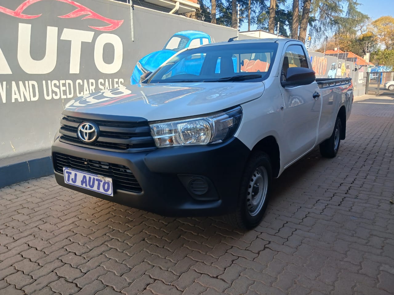 Read more about the article 2024 TOYOTA HILUX 2.4GD (Aircon)