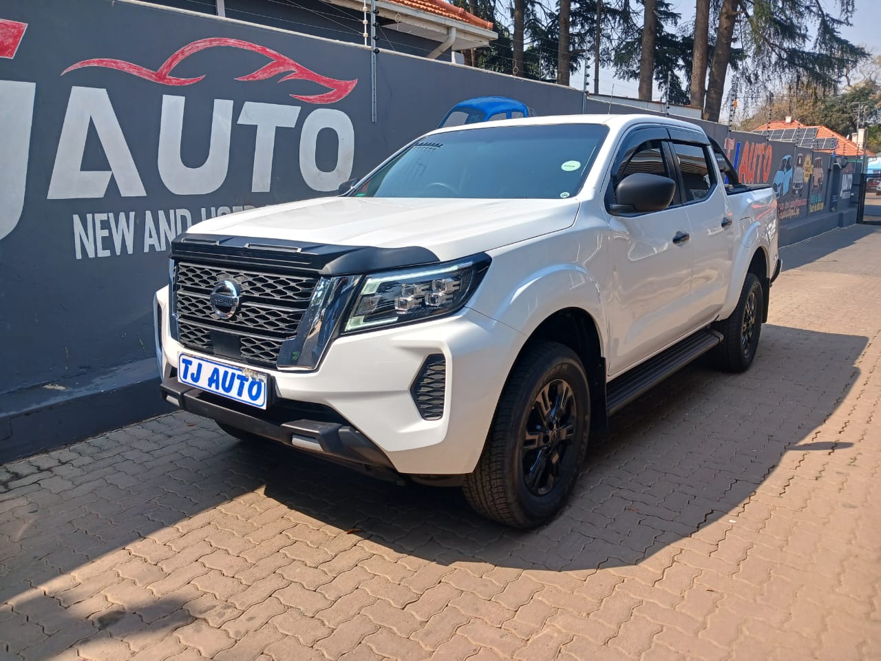 Read more about the article 2022 NISSAN NAVARA 2.5DDTi DOUBLE CAB SE PLUS 4×4