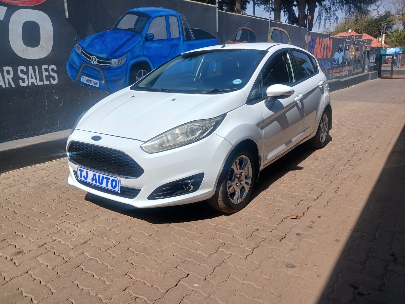 Read more about the article 2015 FORD FIESTA 5-Door 1.0T TITANIUM AUTO