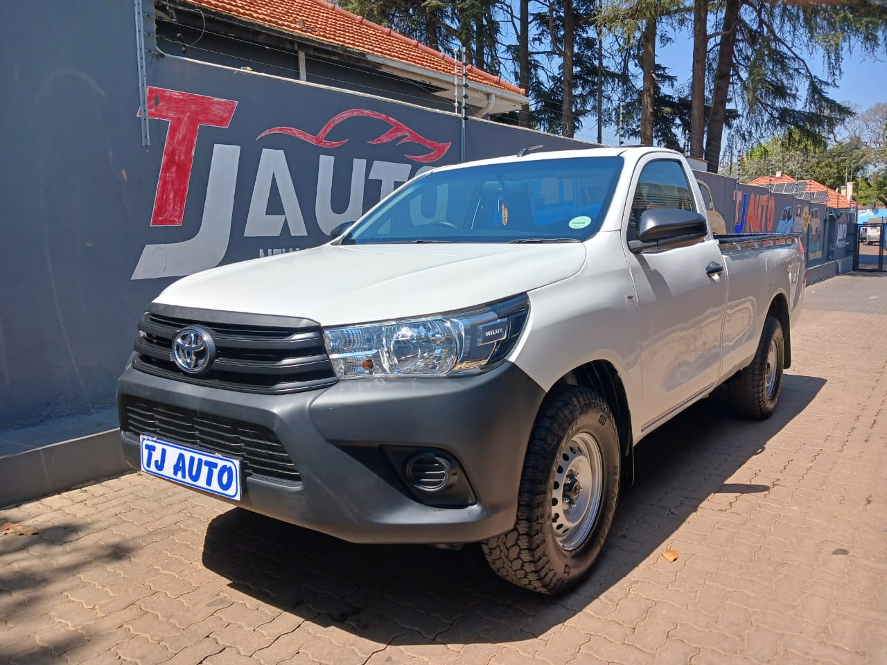 Read more about the article 2022 TOYOTA HILUX 2.4GD (Aircon)