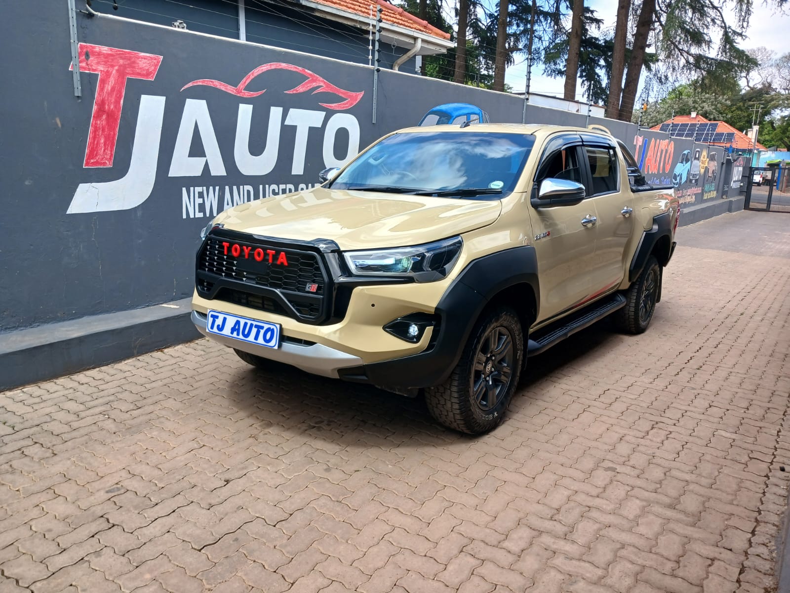 Read more about the article 2023 TOYOTA HILUX 2.8GD-6 DOUBLE CAB 4×4 RAIDER AUTO